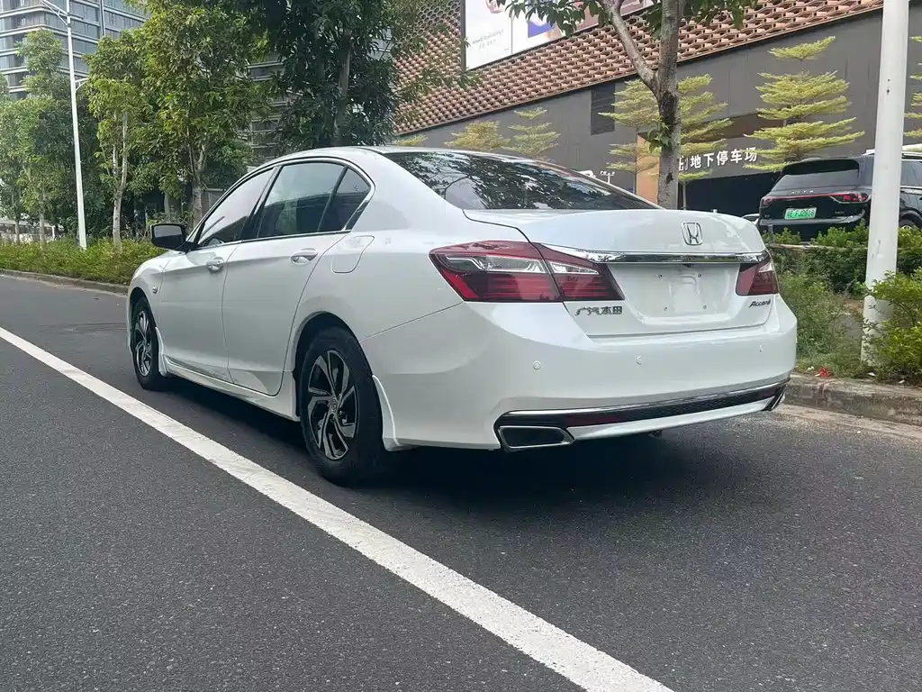 Honda Accord — миниатюра 6