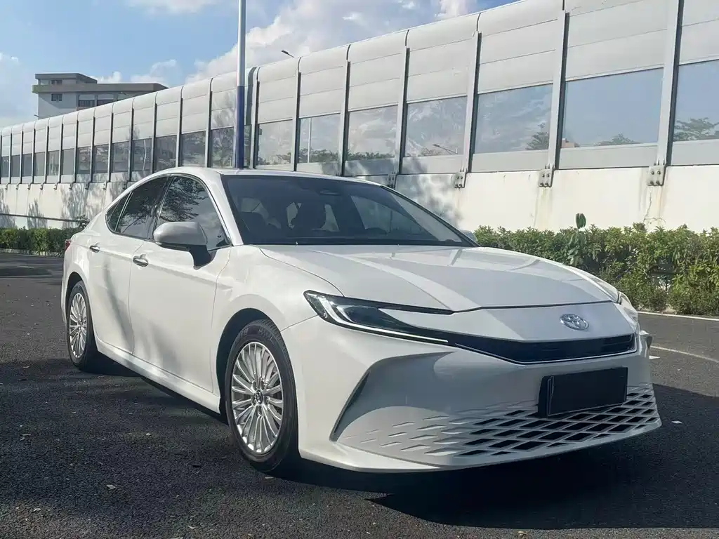 Toyota Camry — миниатюра 6