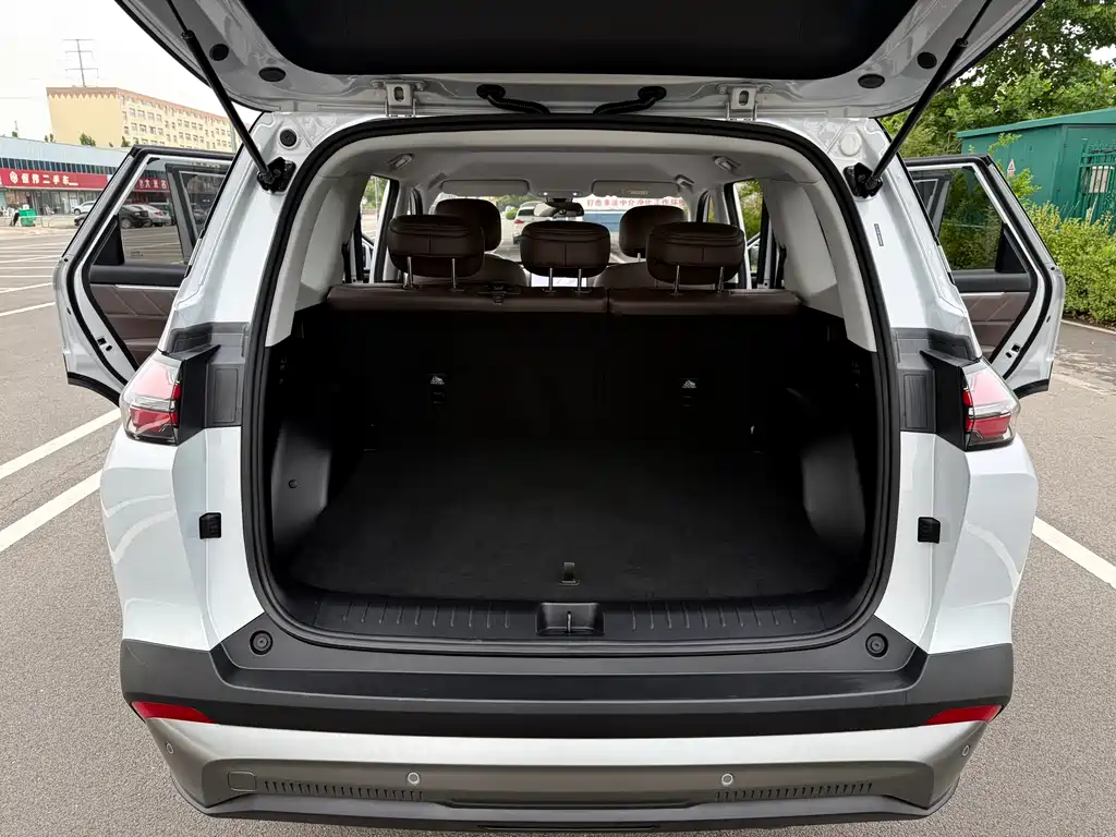 Wuling 560 2026 125km Luxury