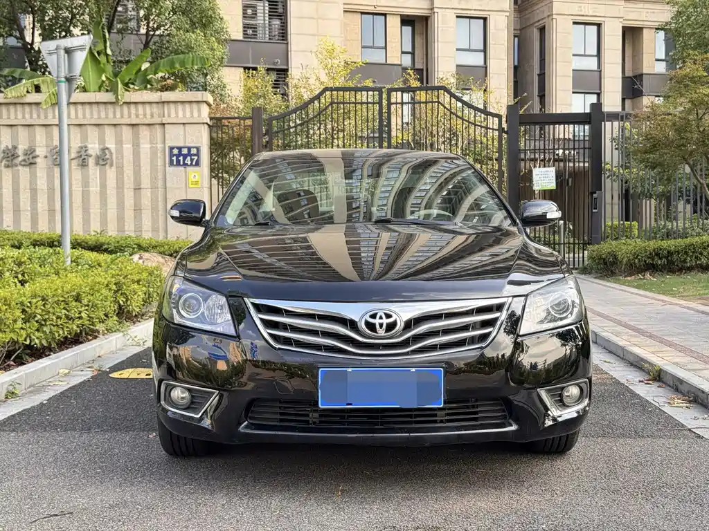 Toyota Camry — миниатюра 2