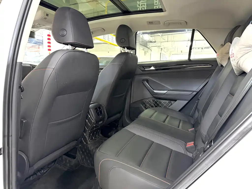 Volkswagen T-Roc 2022 280TSI DSG PLUS