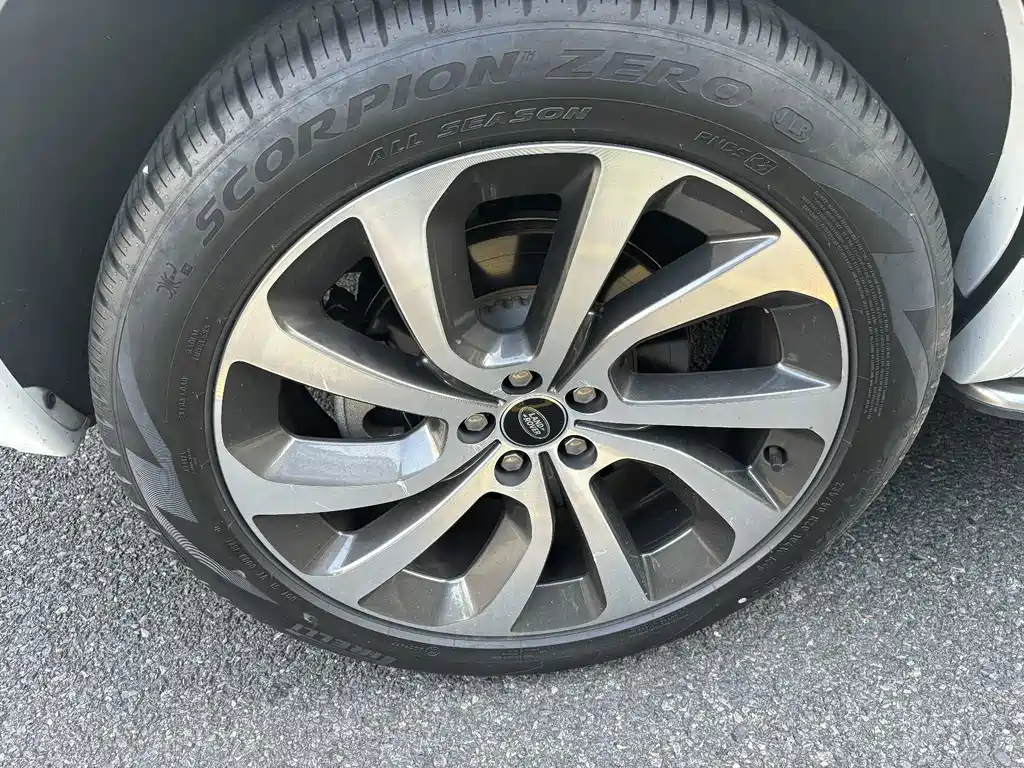 Land Rover Discovery Sport — миниатюра 12