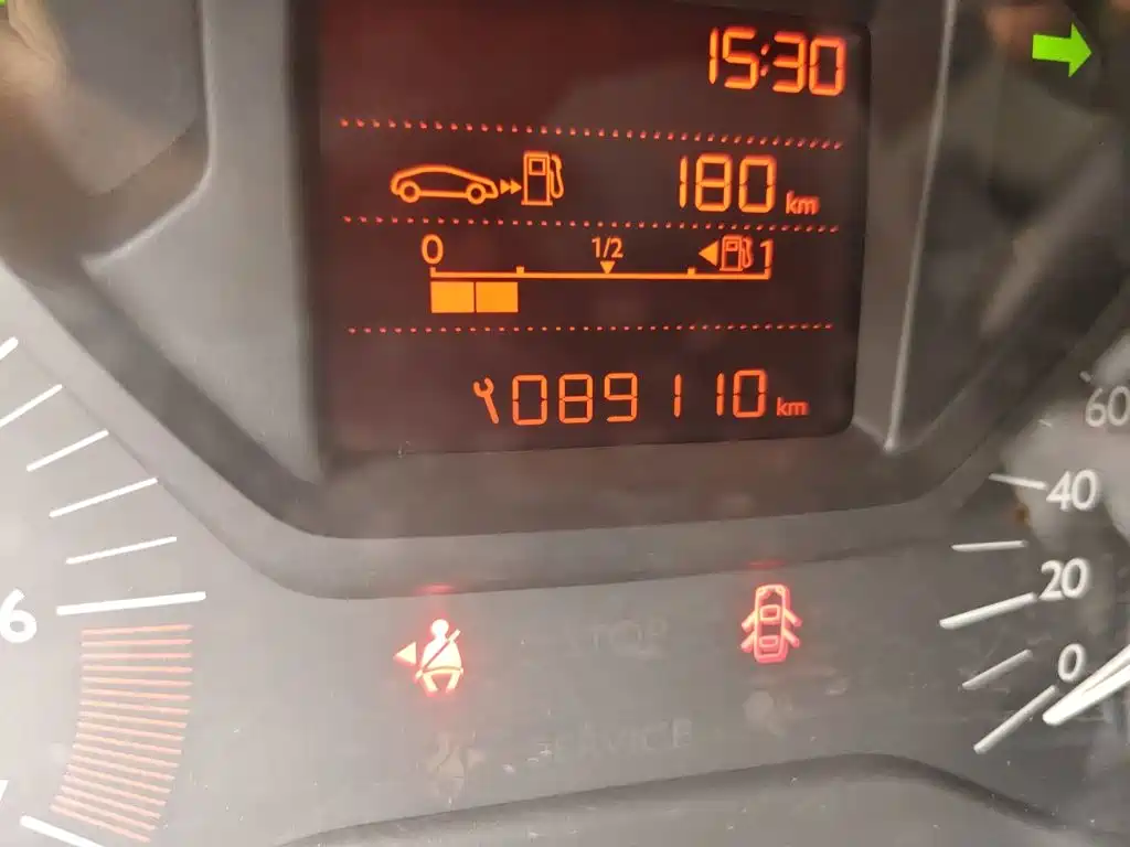 Citroen Elysee — миниатюра 13