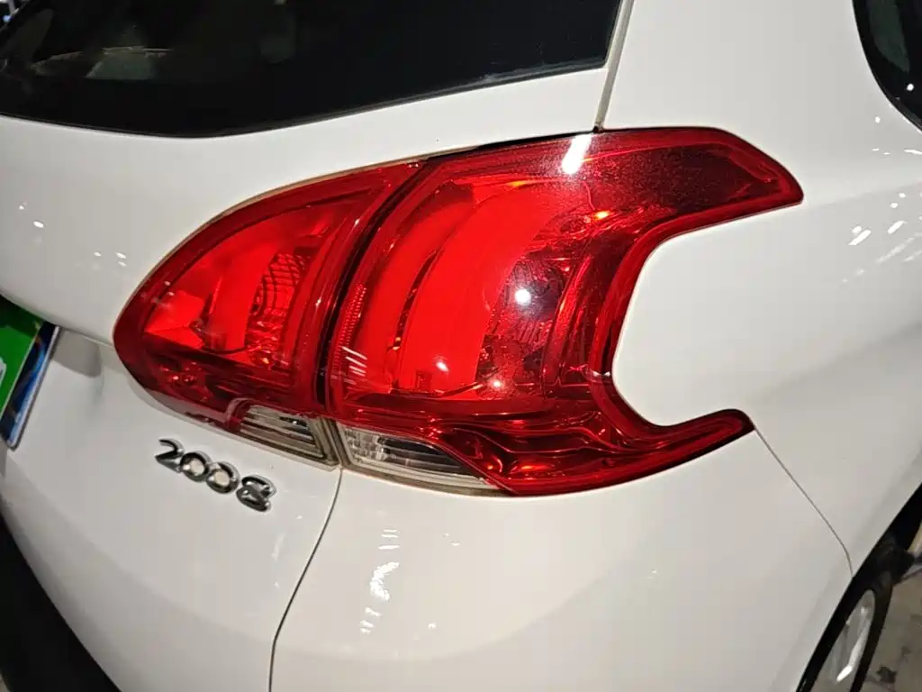 Peugeot 2008 — миниатюра 8