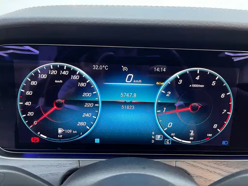 Mercedes-Benz E-Class — миниатюра 26