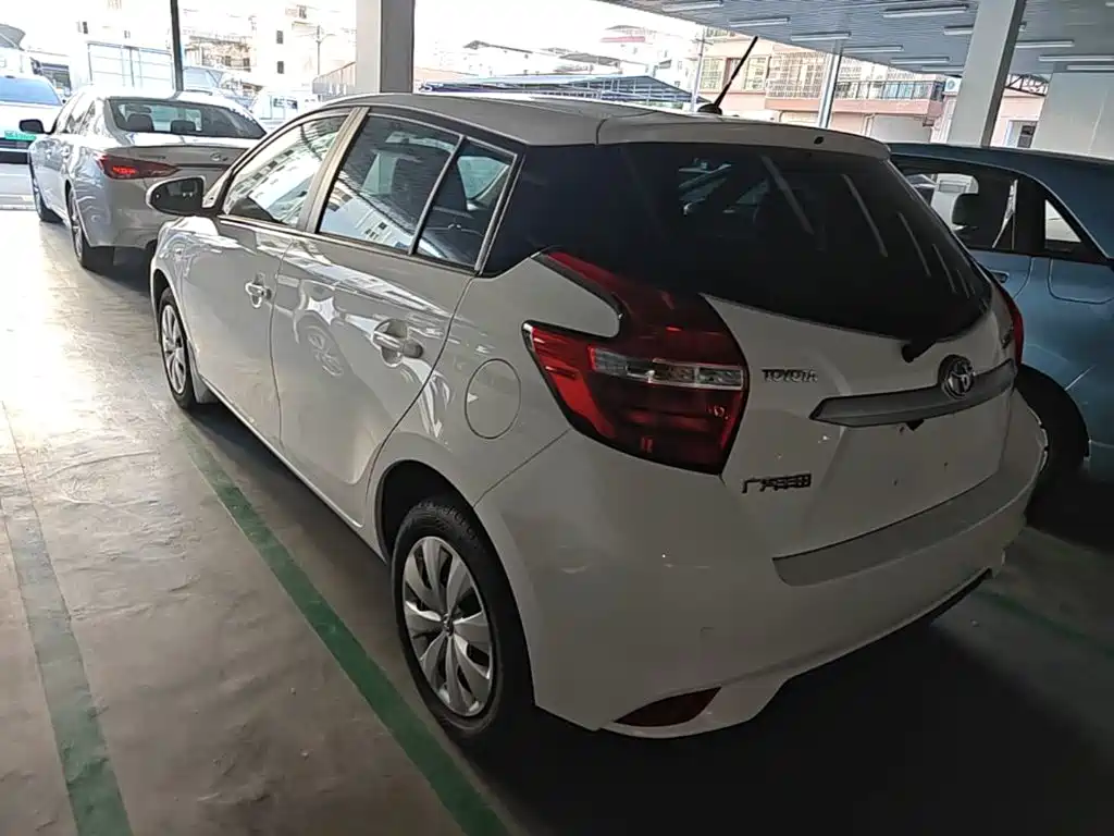 Toyota Yaris L — миниатюра 5