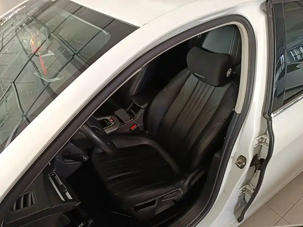 Peugeot 408 — миниатюра 15