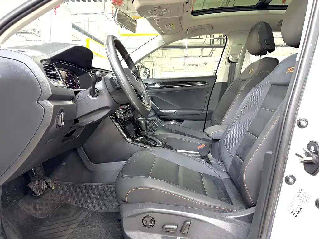 Volkswagen T-Roc 2022 280TSI DSG PLUS