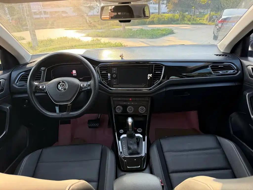 Volkswagen T-Roc — миниатюра 7