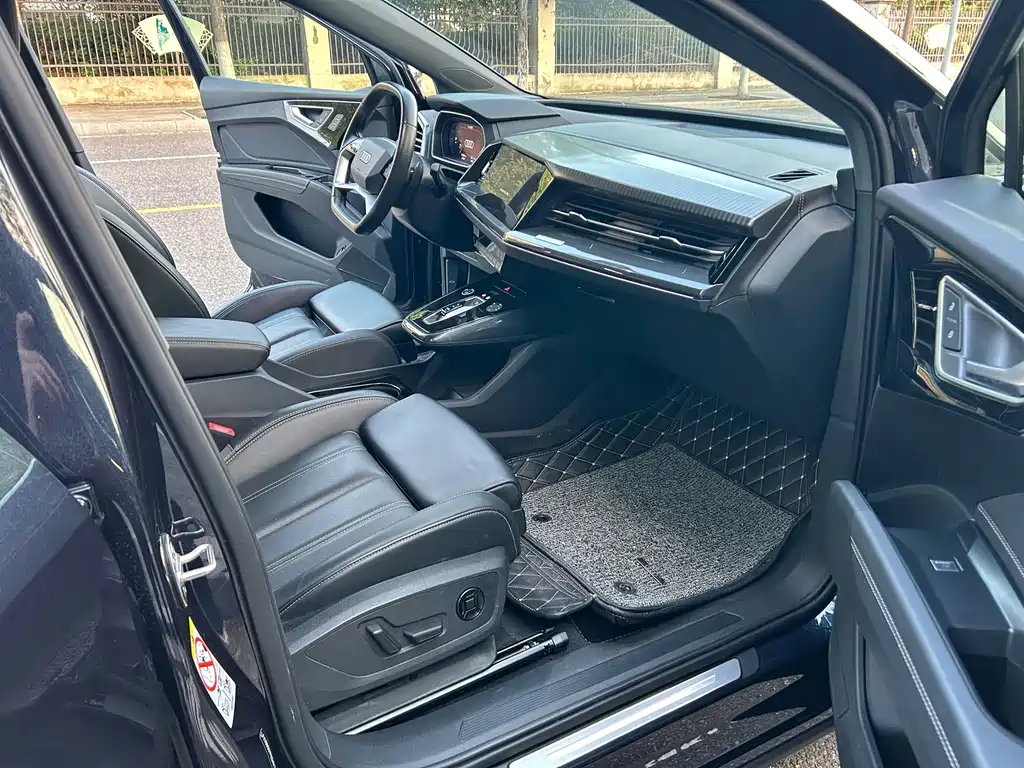 Audi Q4 e-tron — миниатюра 13