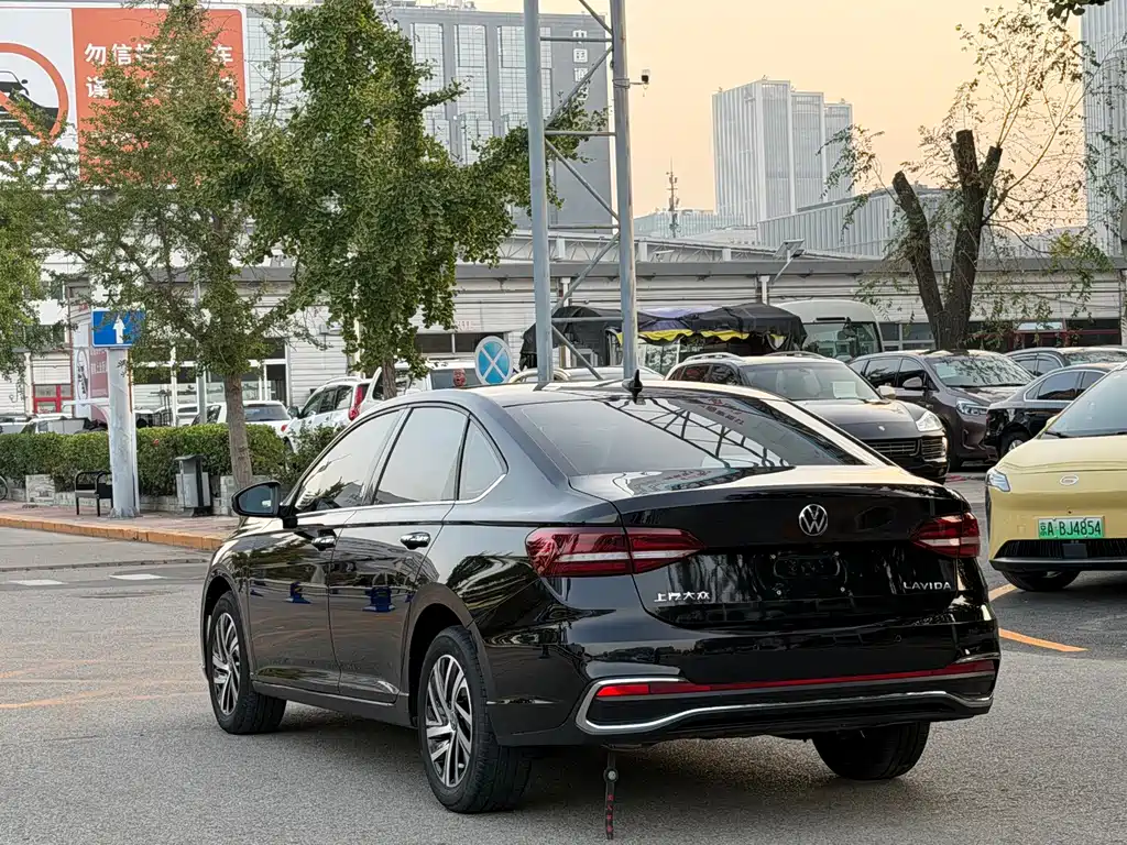 Volkswagen Lavida — миниатюра 6