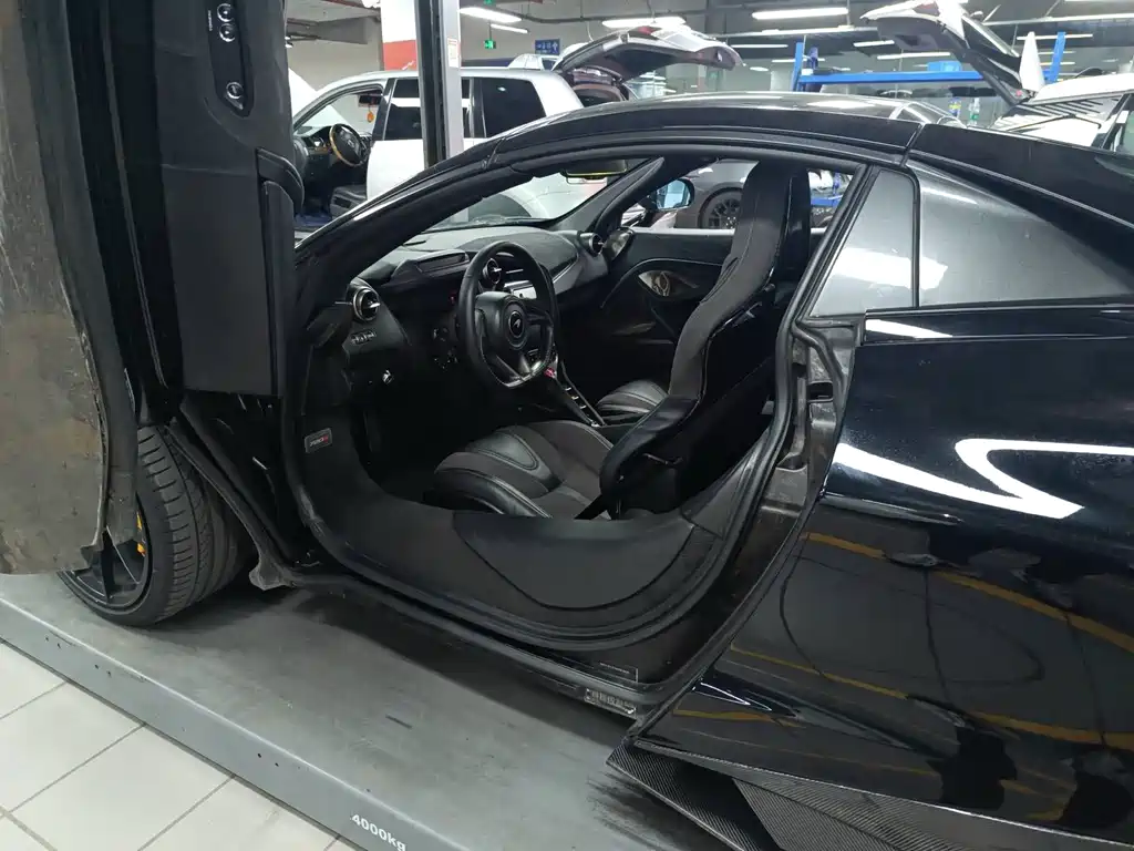 McLaren 720S — миниатюра 5