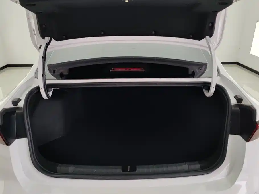 Geely Emgrand — миниатюра 4