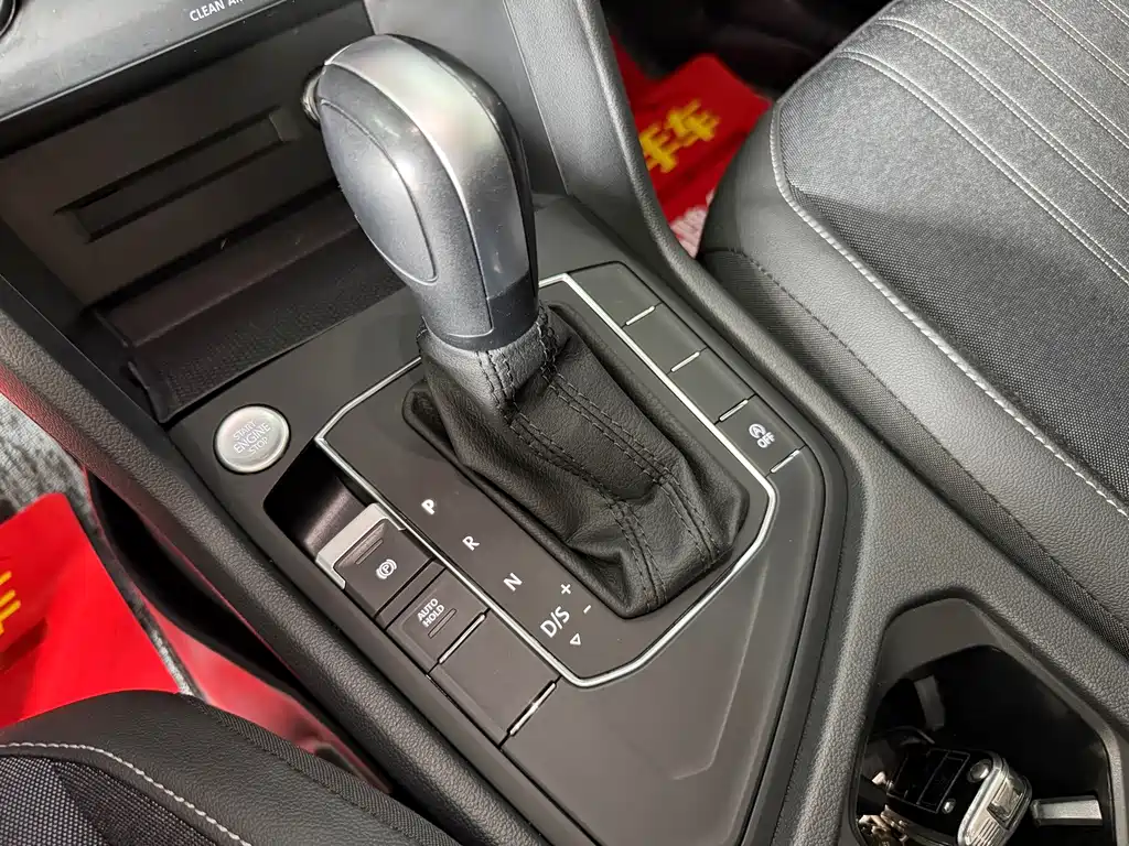 Volkswagen Tiguan L — миниатюра 16