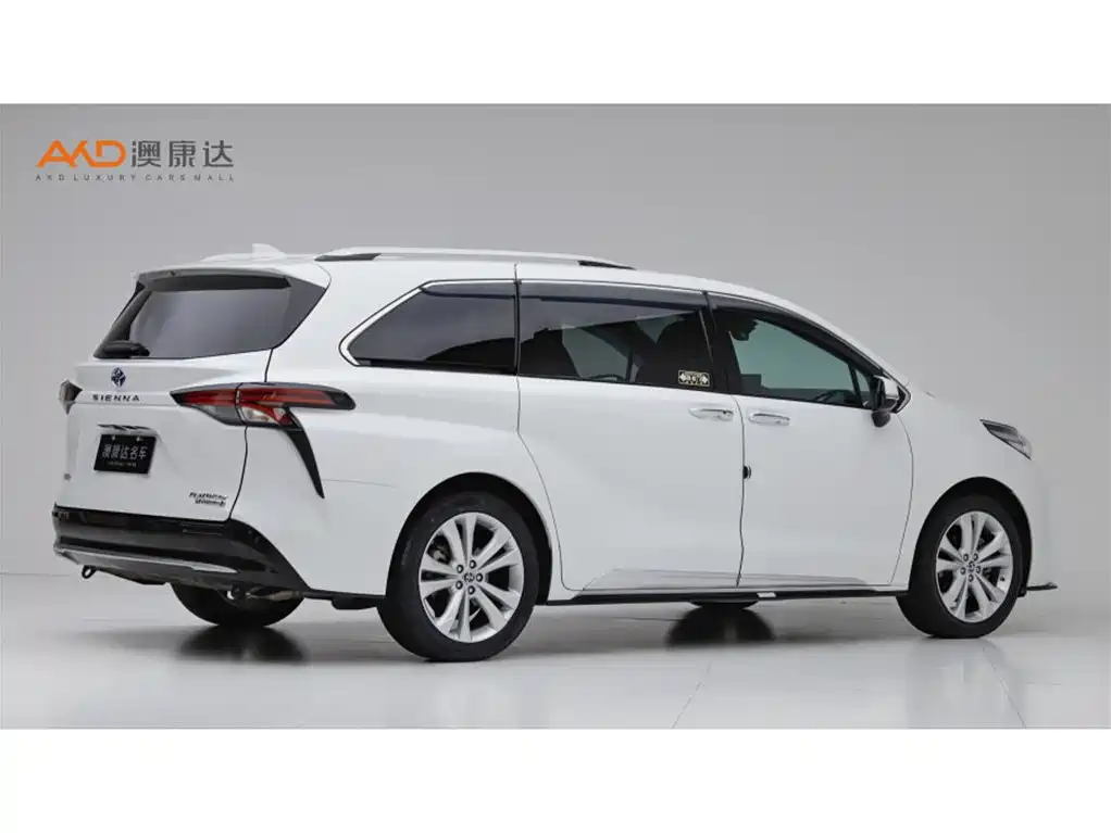 Toyota Sienna — миниатюра 3