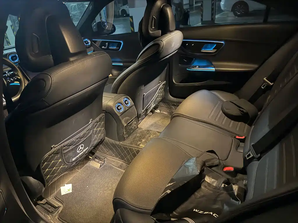 Mercedes-Benz C-Class — миниатюра 6