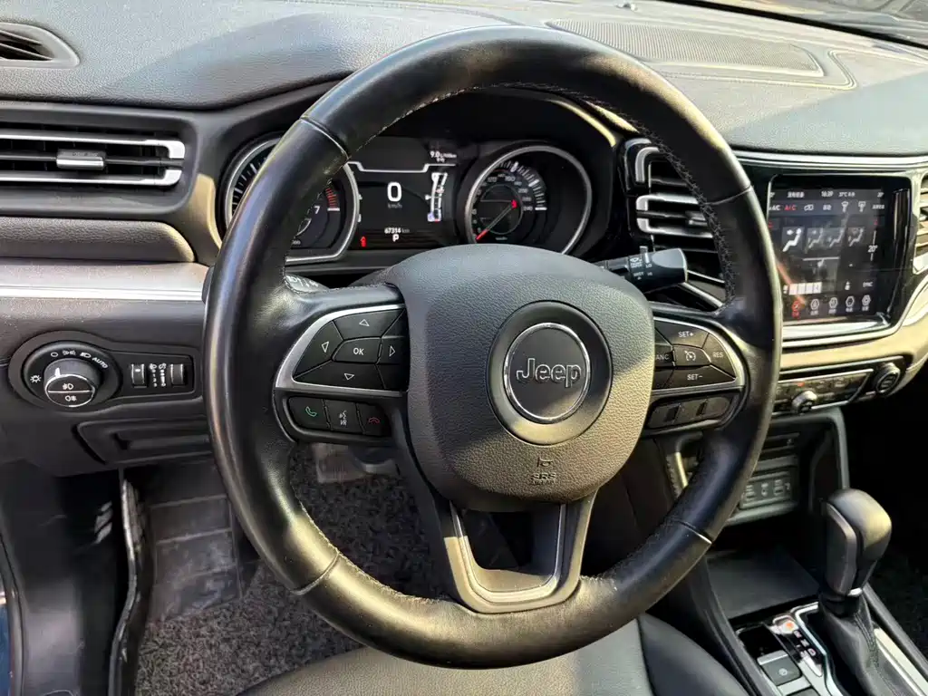 Jeep Grand Commander — миниатюра 11