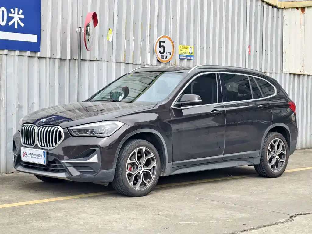 Купить BMW X1