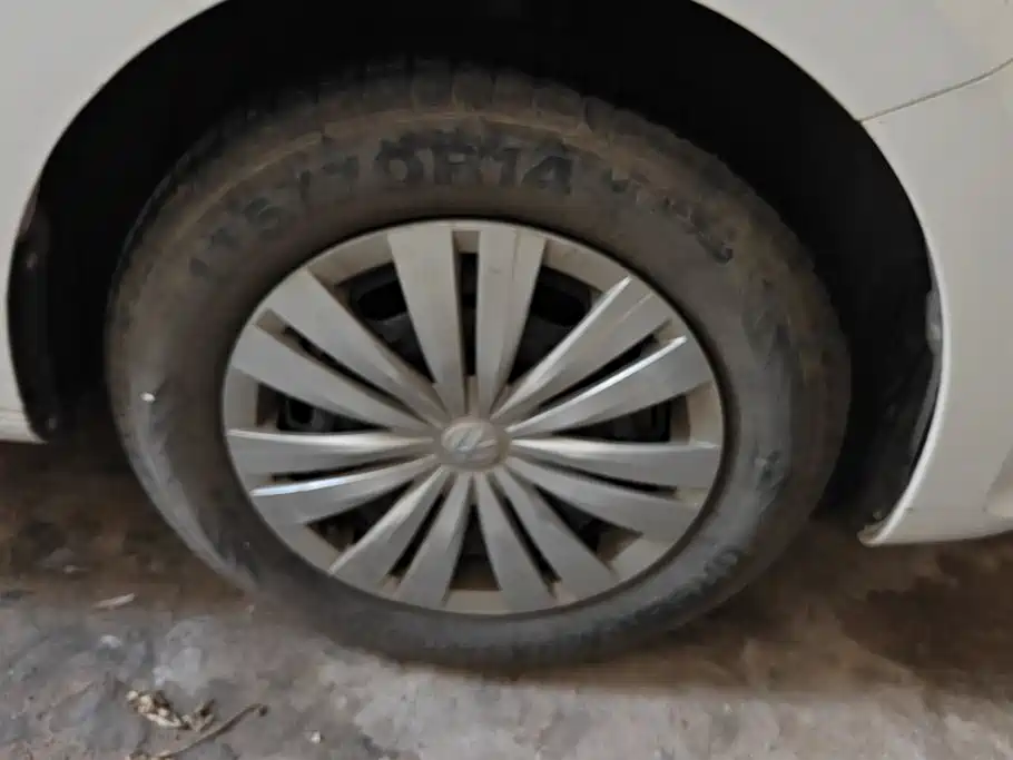 Volkswagen Santana — миниатюра 6