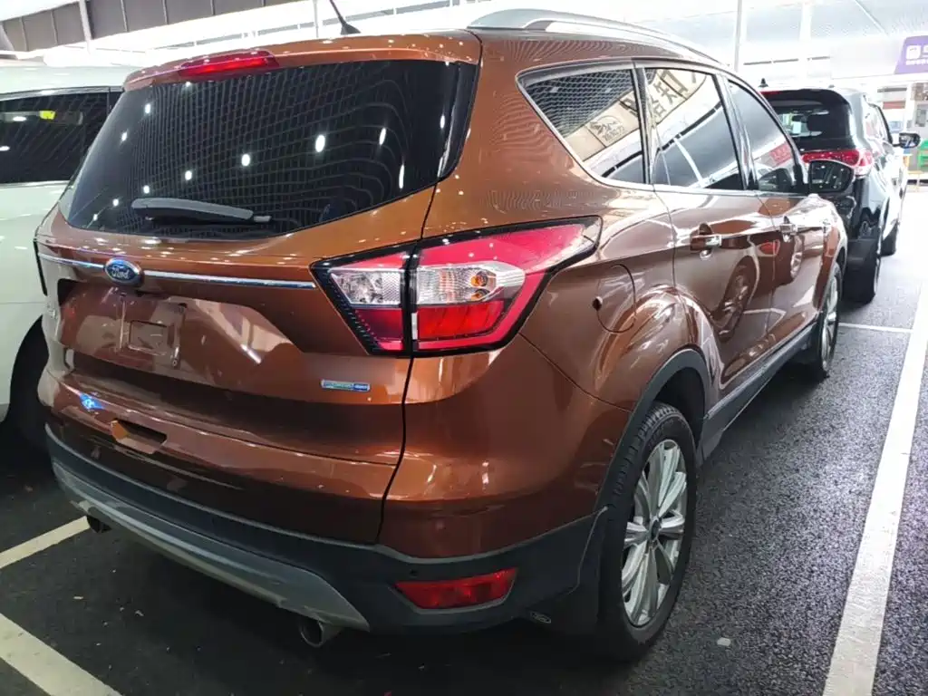 Ford Kuga — миниатюра 7