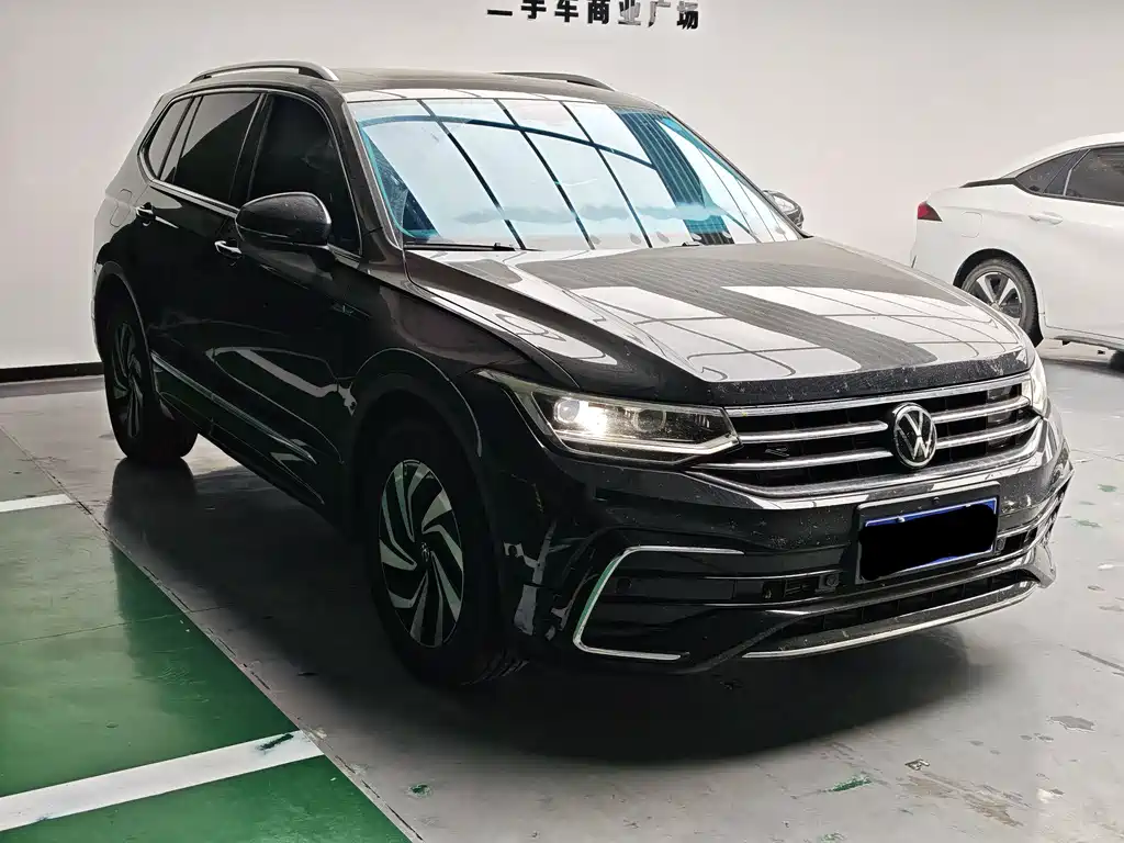 Volkswagen Tiguan L — миниатюра 3