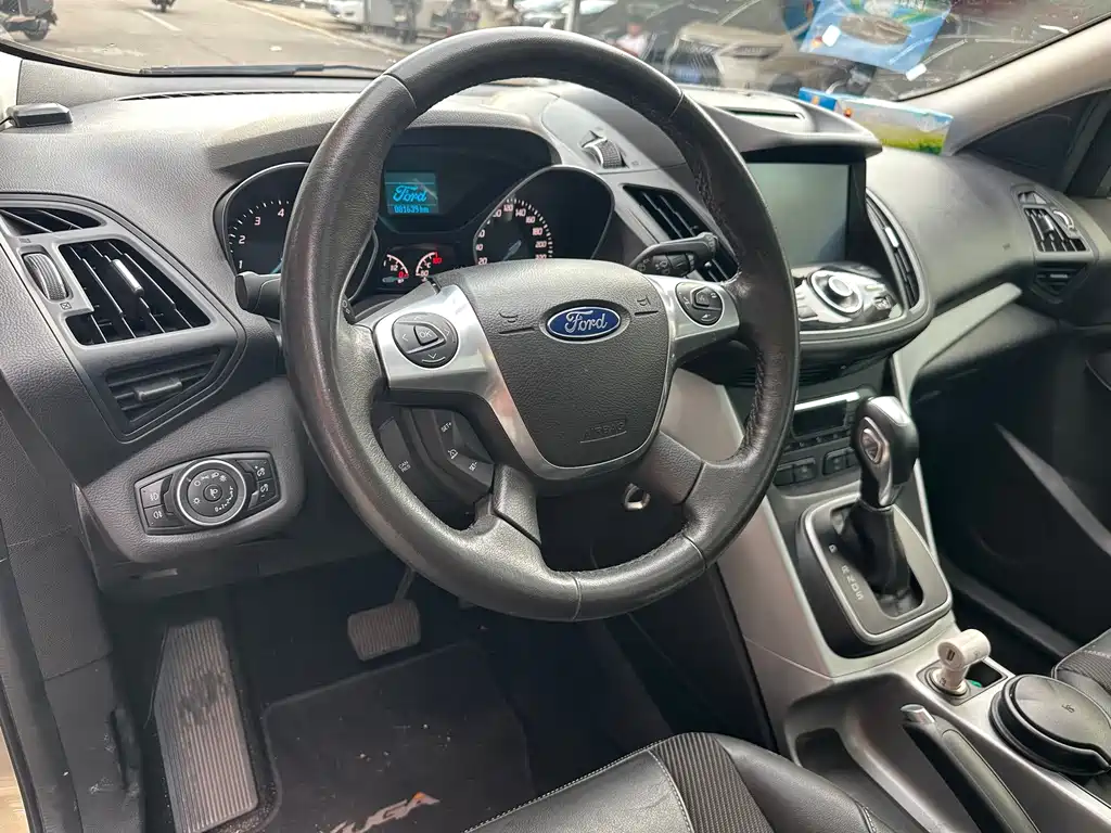 Ford Kuga — миниатюра 5