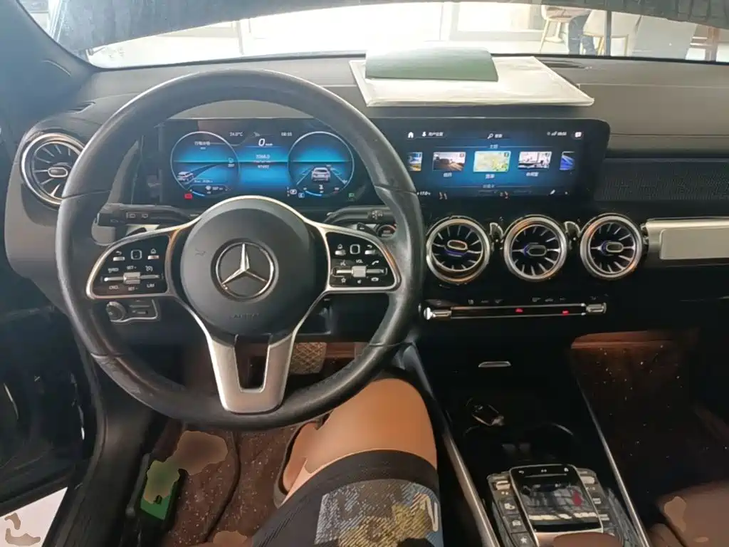 Mercedes-Benz GLB — миниатюра 10