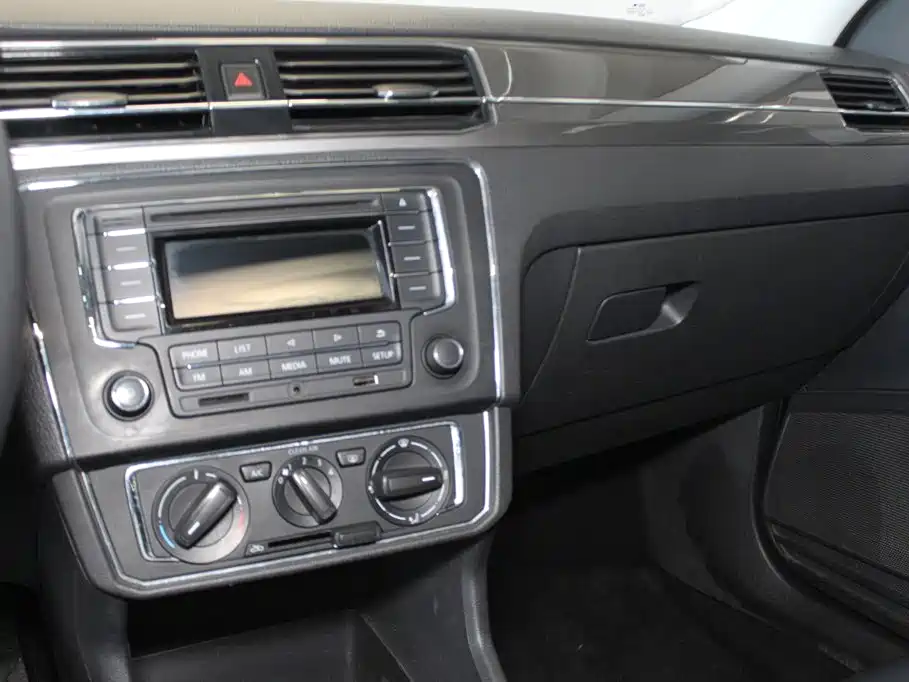 Volkswagen Santana — миниатюра 10