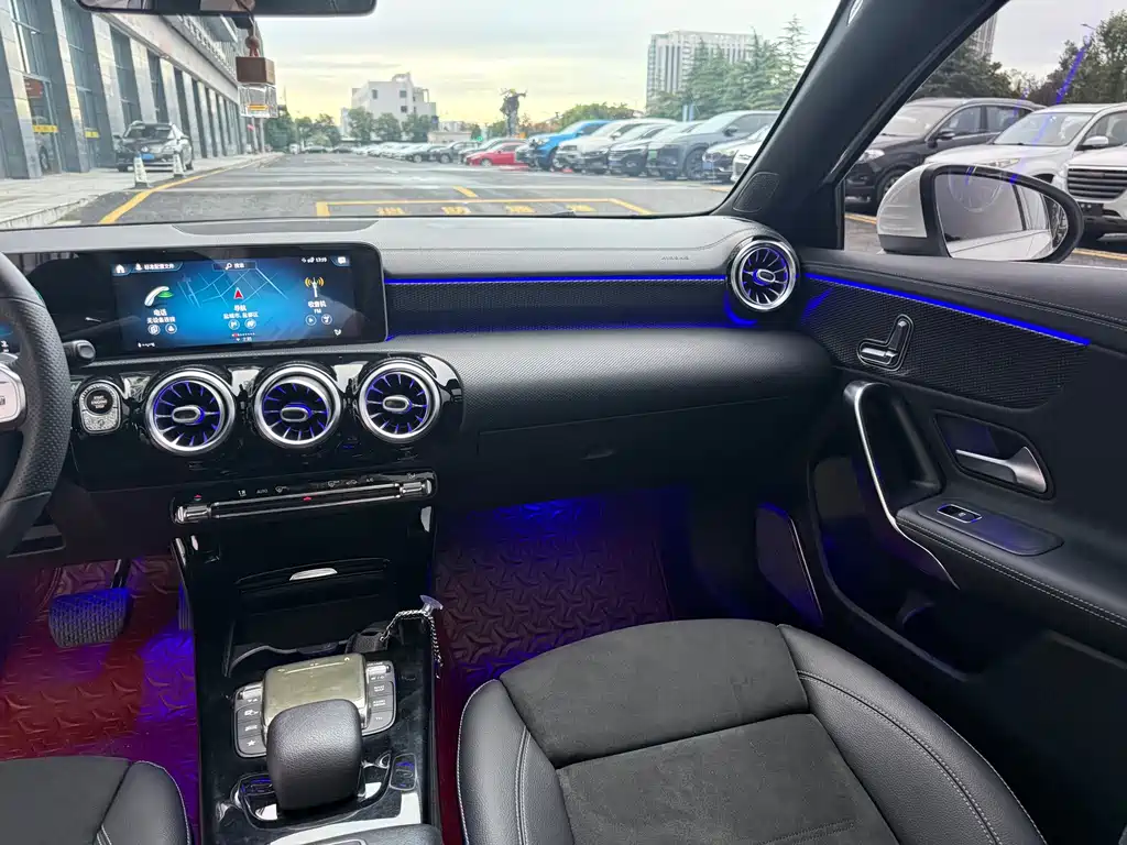 Mercedes-Benz A-Class — миниатюра 8