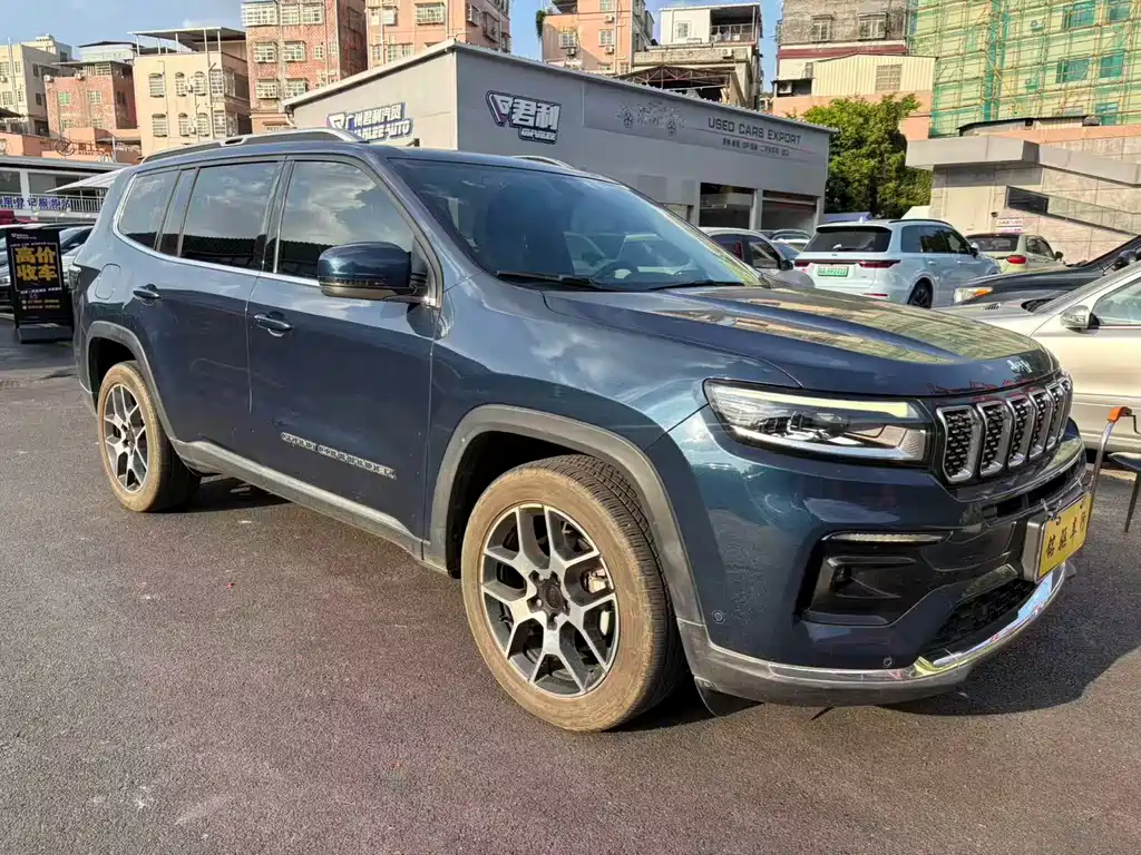 Jeep Grand Commander — миниатюра 6