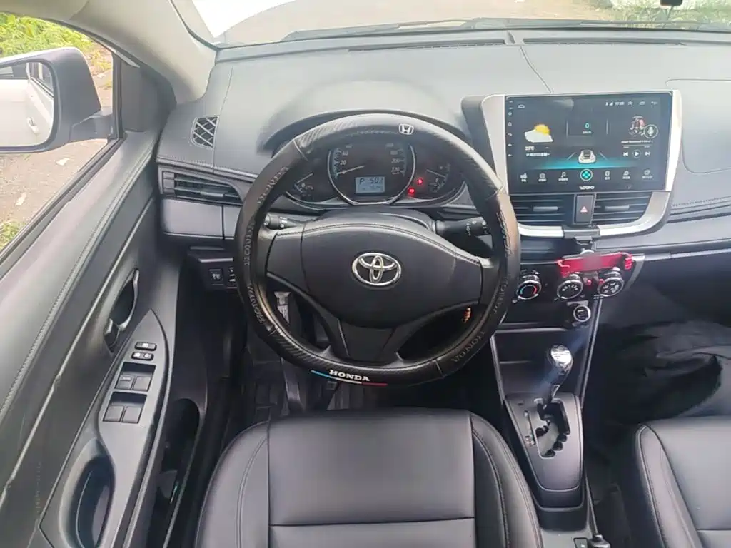 Toyota Yaris L — миниатюра 11