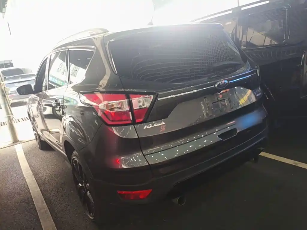 Ford Kuga — миниатюра 5