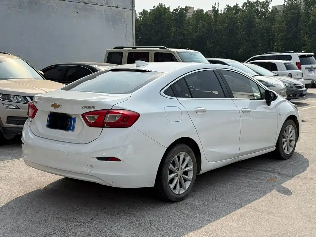 Chevrolet Cruze — миниатюра 7