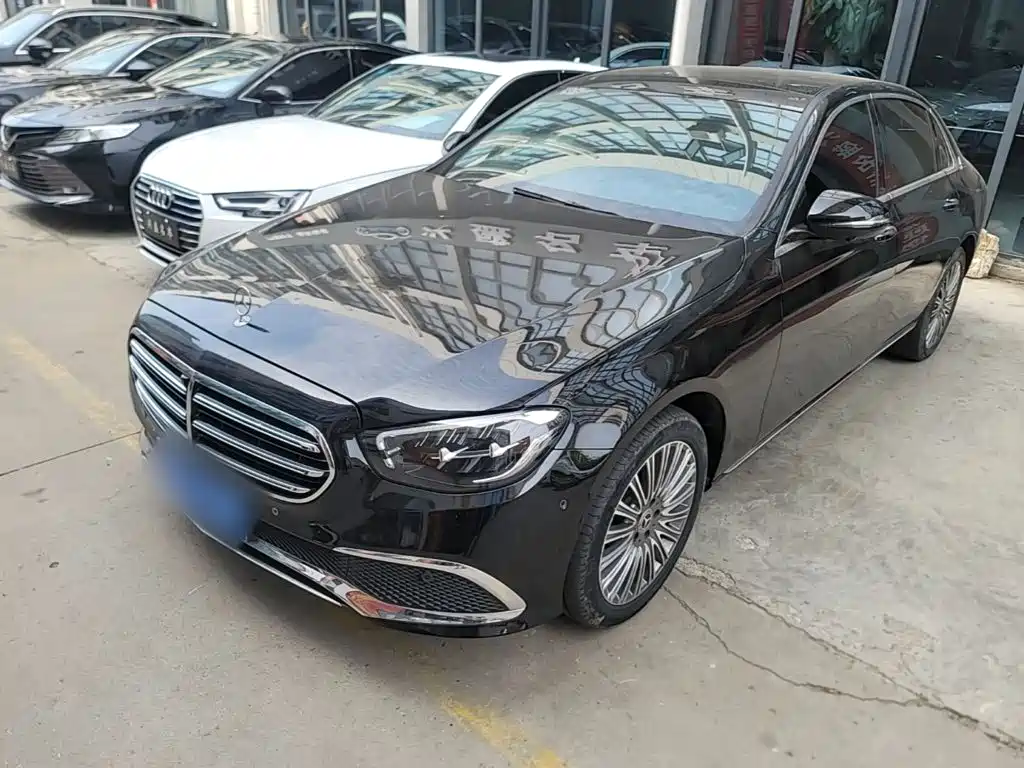 Mercedes-Benz E-Class — миниатюра 2