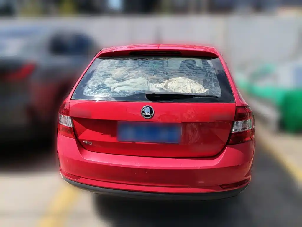 Skoda Rapid Spaceback — миниатюра 4
