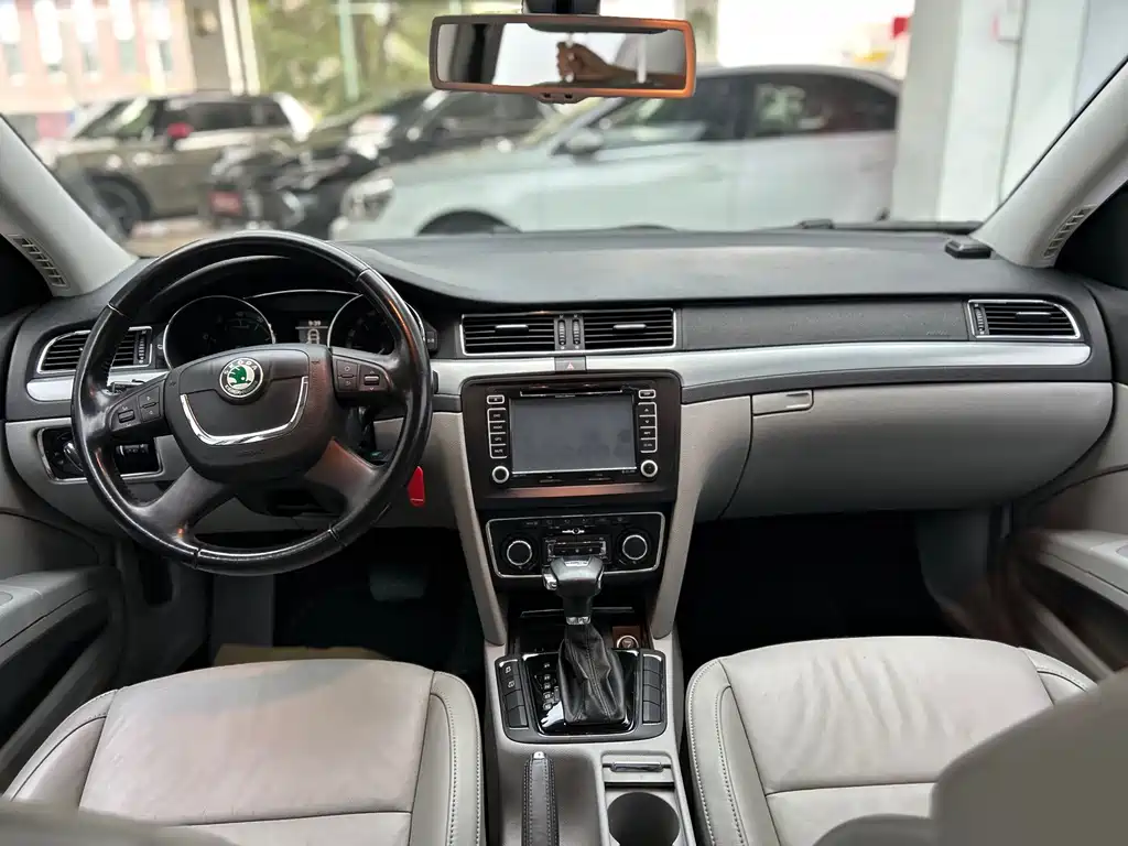 Skoda Superb — миниатюра 21