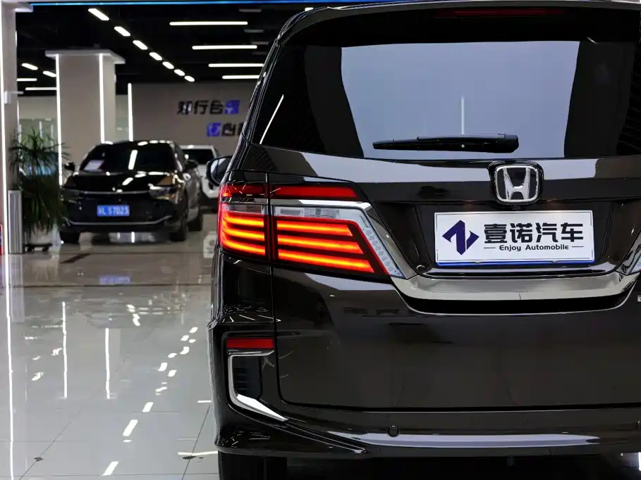 Honda Elysion — миниатюра 8