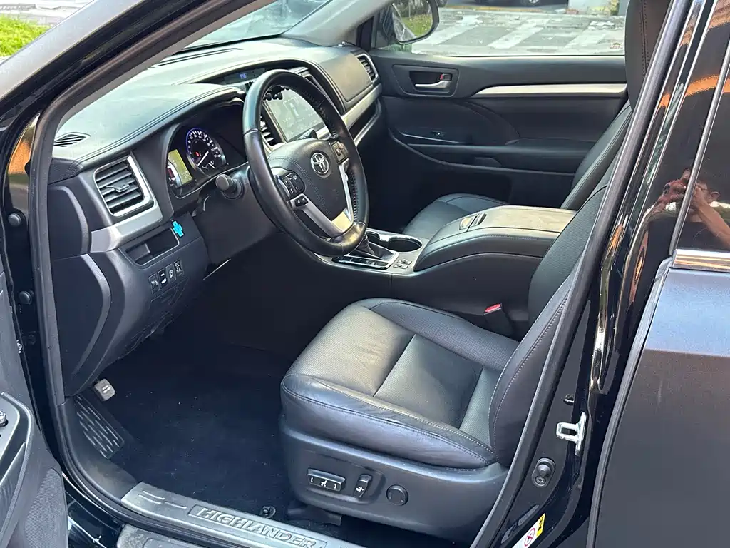 Toyota Highlander — миниатюра 3