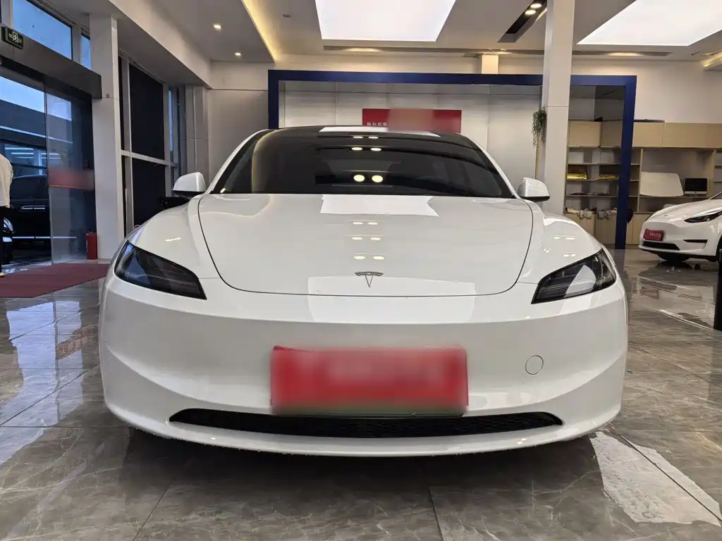 Tesla Model 3 — миниатюра 4