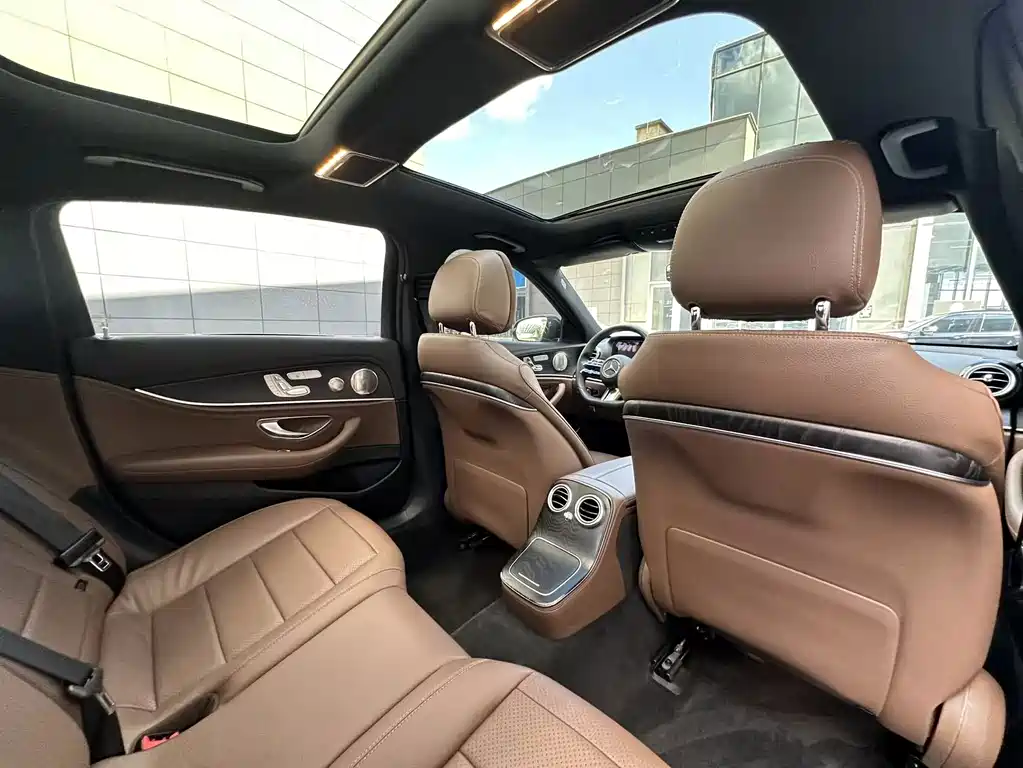 Mercedes-Benz E-Class — миниатюра 30