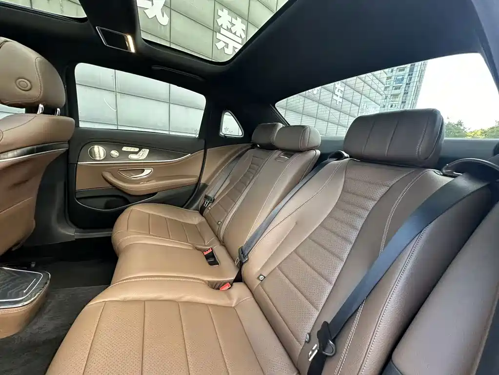 Mercedes-Benz E-Class — миниатюра 18