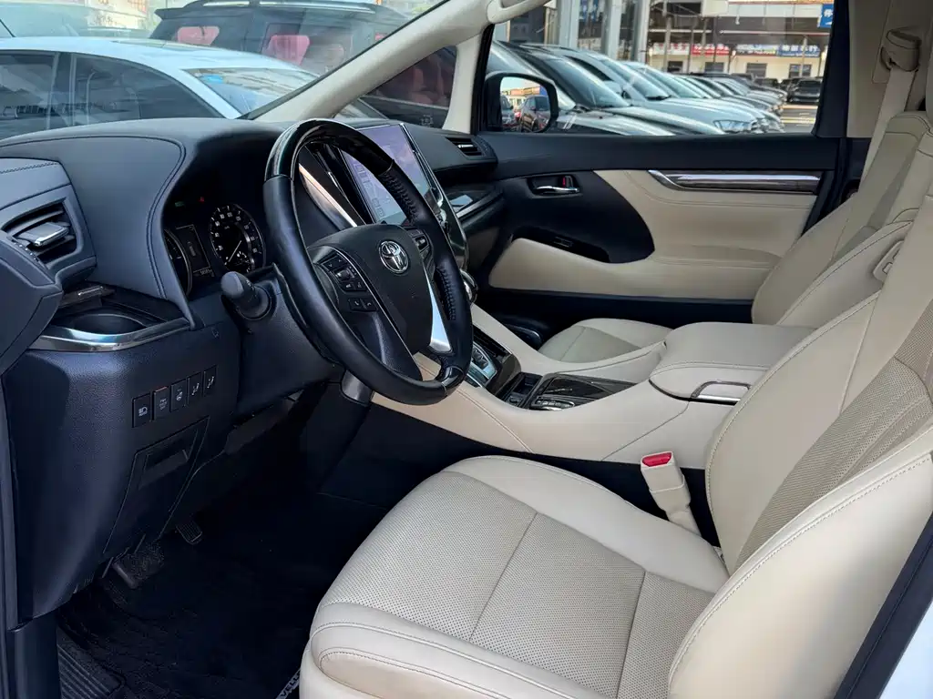 Toyota Vellfire — миниатюра 3
