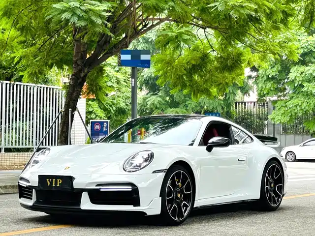 PORSCHE 911
