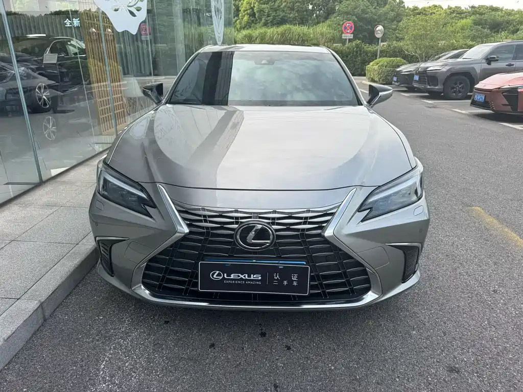 Lexus ES 2025 200 Premium