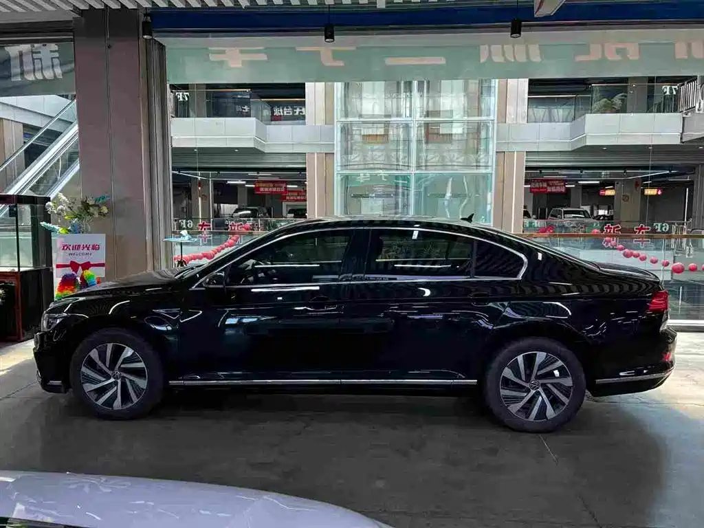 Volkswagen Magotan PHEV — миниатюра 5