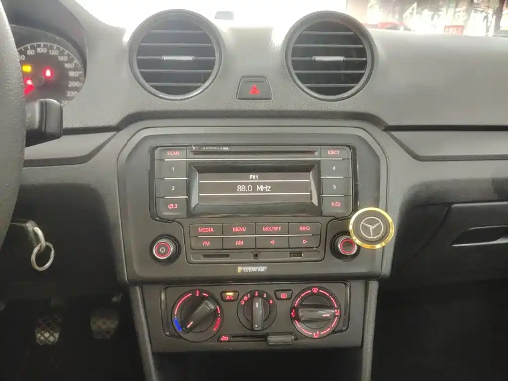 Volkswagen Jetta — миниатюра 13