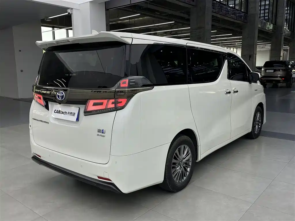 Toyota Vellfire 2023 2.5L HV Luxury