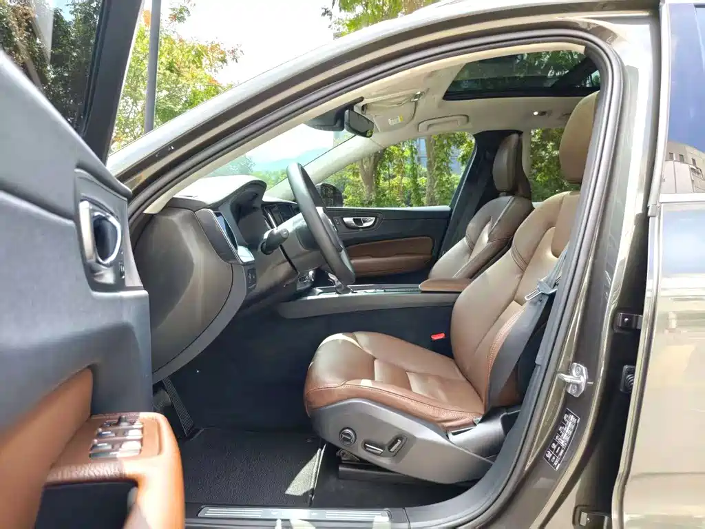 Volvo XC60 — миниатюра 7