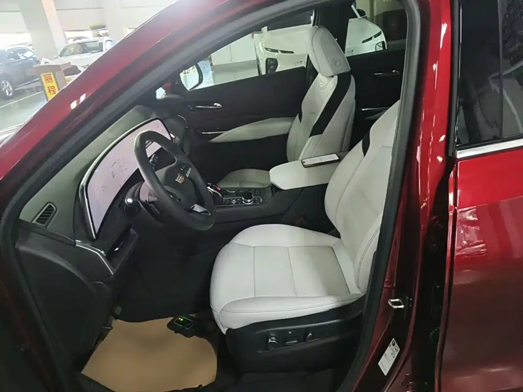 Cadillac XT4 — миниатюра 15