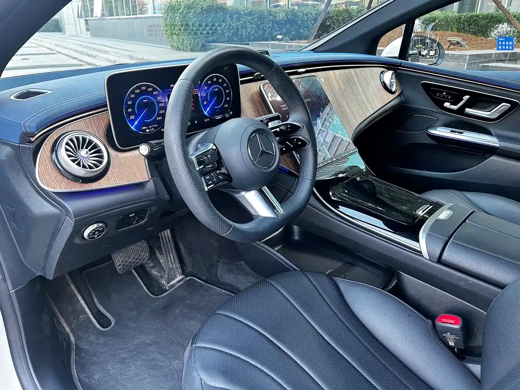 Mercedes-Benz EQE — миниатюра 10